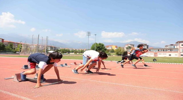 Büyükşehirden Minikler Atletizm Şenliği