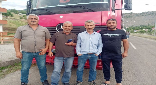 Büyükşehirlerde satılmak üzere kurbanlıklar Artvinden yola çıktı
