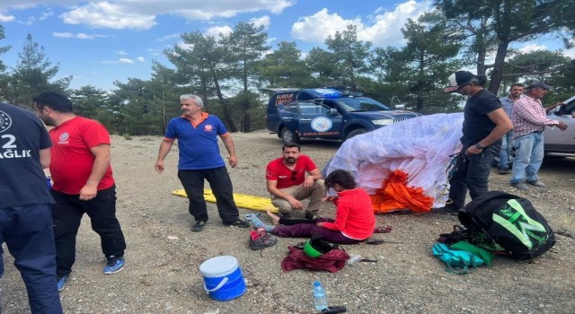 Çameliden uçan paraşütçünün imdadına Burdur UMKE yetişti