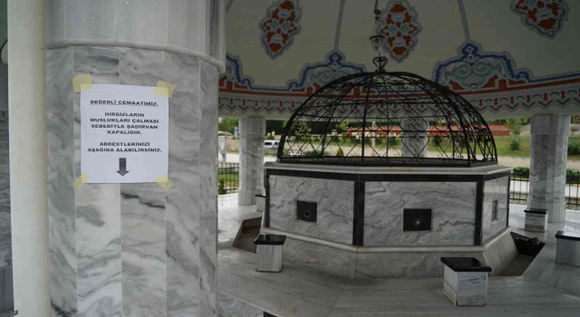 Cami cemaati şadırvanın musluklarının çalındığını görünce şaşkına döndü