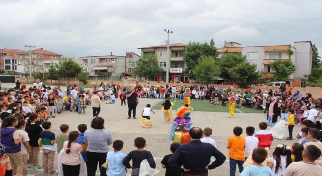 Çarşamba Belediyesi 7 bin 500 çocuğu sevindirdi
