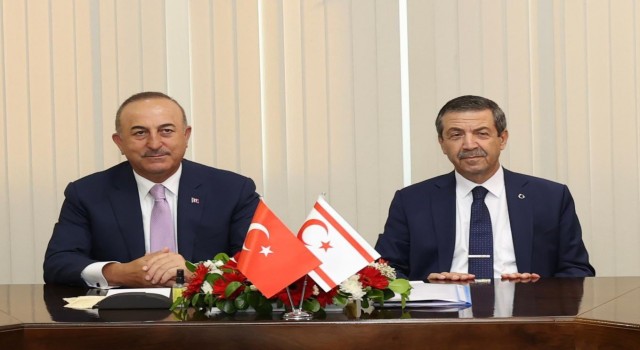 Çavuşoğlu, KKTCli mevkidaşı Ertuğruloğlu ile görüştü