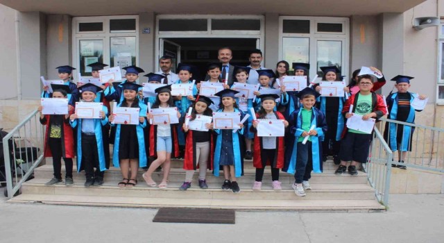 Çaycumada 13 bin 480 öğrenci karne aldı