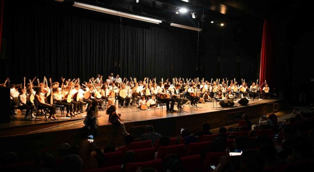 Çayırovada kursiyerlerden türkü ziyafeti