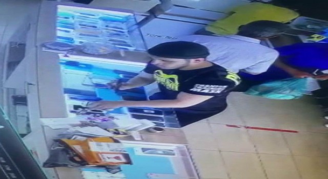 Cep telefonu hırsızının Alman kimliğini satın alıp Türkiyeye giriş yaptığı ortaya çıktı