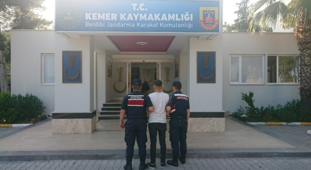Çeşitli suçlardan 12 yıl hapis cezası bulunan firarı yakalandı