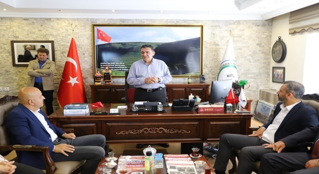 CHPli vekiller, Ardahan Belediyesini ziyaret etti