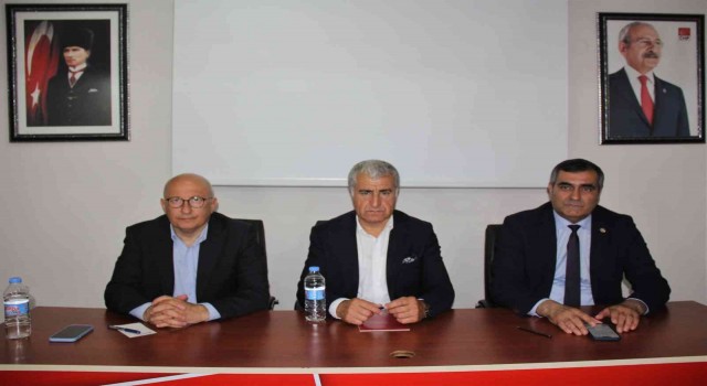 CHPli vekiller Erzincanda partililerle buluştu