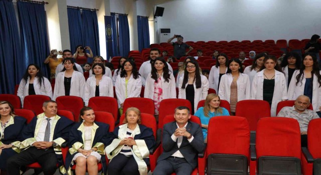Çiçeği burnunda diyetisyenler, yemin ederek mesleğe ilk adımlarını attı