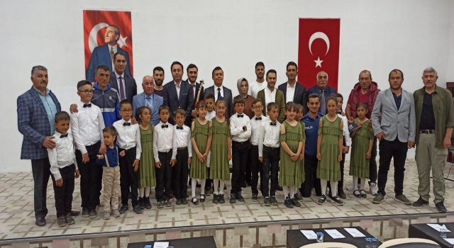 Çıldır ilkokulu öğrencilerinden müzik ziyafeti