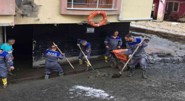 Çınarcıktan Kastamonuya destek ekibi