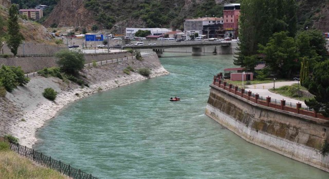 Çoruh Nehrinde rafting botları tekrar suyla buluştu