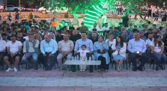 Çukurca ‘4. Fotosafari Festivalinde dengbejler geceye damgasını vurdu