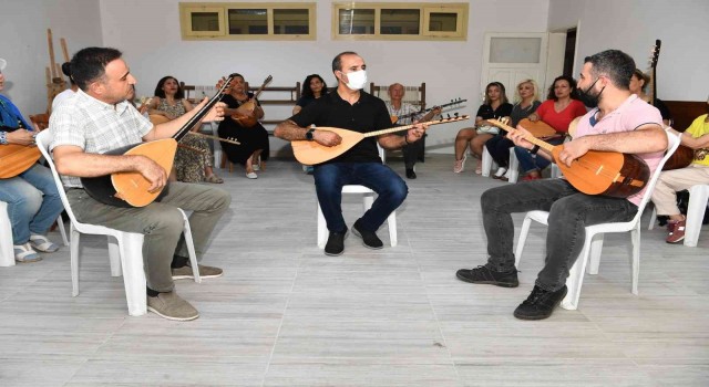 Çukurovada bağlama kursuna yoğun ilgi