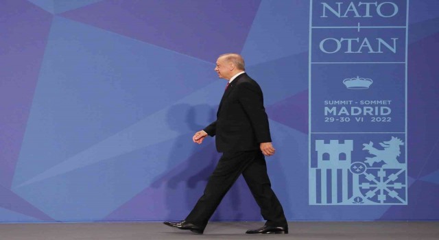 Cumhurbaşkanı Erdoğan, NATO Zirvesinde aile fotoğrafı çekimine katıldı