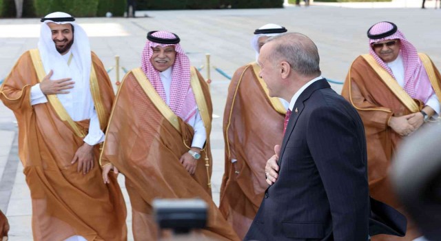 Cumhurbaşkanı Erdoğan, Suudi Arabistan Veliaht Prensi Selmanı resmi törenle karşıladı