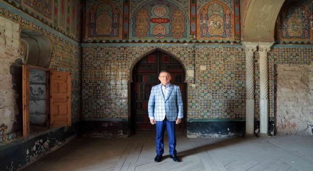 Cumhurbaşkanı Yardımcısı Oktay, Cezayirde Bey Sarayını ziyaret etti
