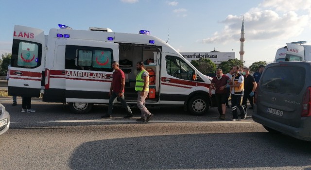 D-100de 7 araç birbirine girdi: 6 yaralı