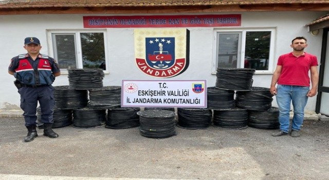 Damlama borusu hırsızları trafik kazası yapınca yakalandı