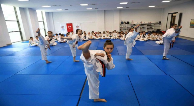 Denizlide 5 ayda ücretsiz spor kursların 21 bin kursiyer katıldı