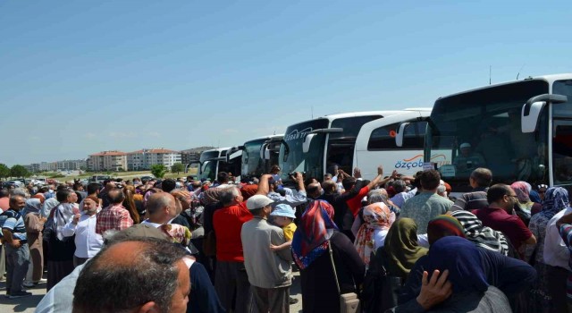 Denizliden ilk hac kafilesi dualarla kutsal topraklara uğurlandı