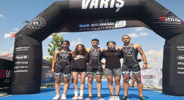 Denizlili sporcular Balıkesir ‘Avlunun tozunu attı