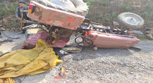 Devrilen traktörün altında kalan yaşlı adam hayatını kaybetti