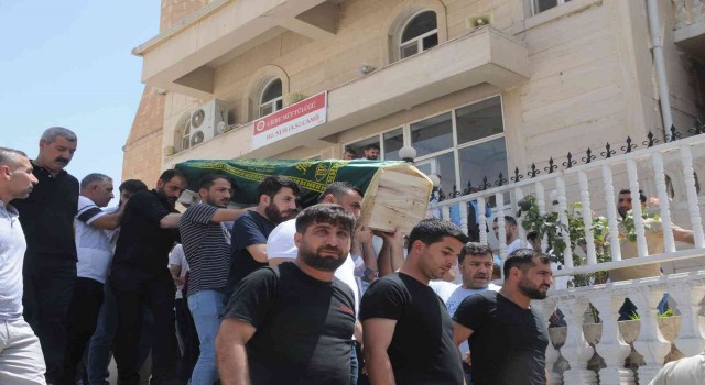 Dicle Nehrinde boğulan gencin cenazesi gözyaşları arasında defnedildi