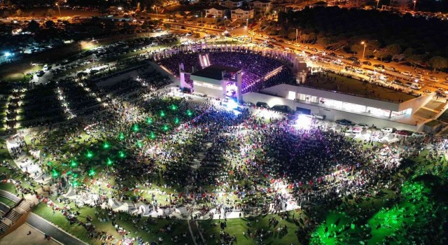 Didim Amfi Tiyatrodaki konser ilgiyle izlendi