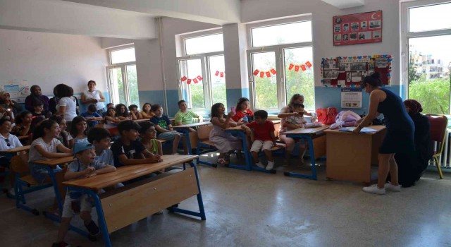 Didimde öğrencilerin karne sevinci
