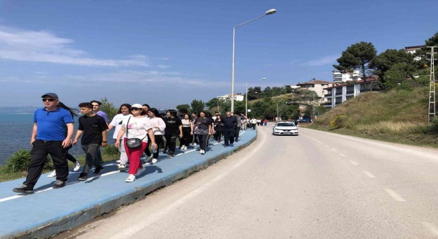 Dijital bağımlılığa dikkat yürüyüşü