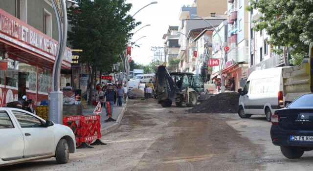 Dilovasının en büyük caddesine neşter