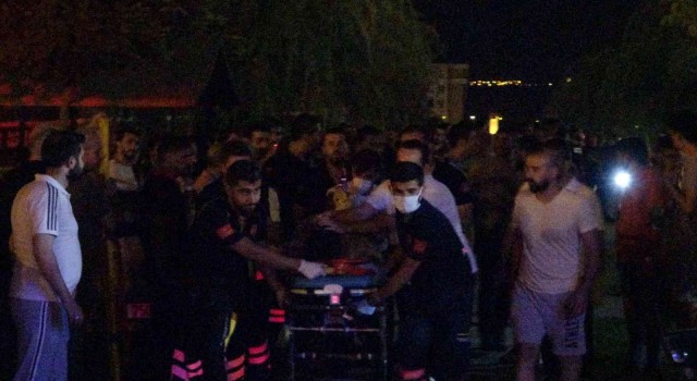 Diyarbakırda 25 katlı binada yangın: 50ye yakın kişi etkilendi