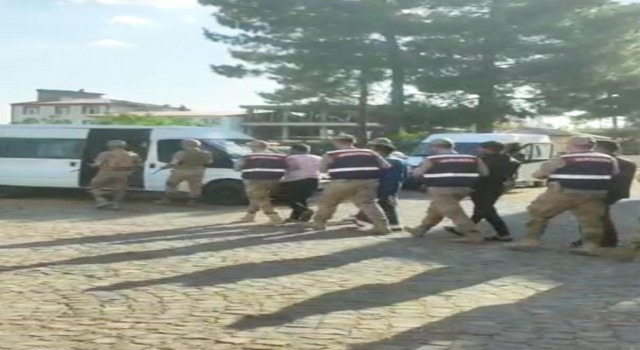 Diyarbakırda 28 düzensiz göçmen sınır dışı edildi