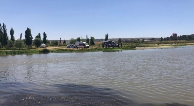 Diyarbakırda Dicle Nehrine giren 3 genç kayboldu