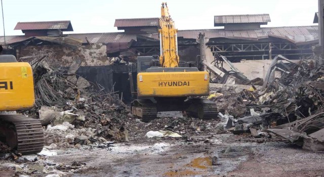 Diyarbakırdaki fabrika yangınının bilançosu ortaya çıktı: 8 bin metrelik alan yandı