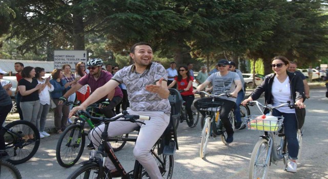 Dünya Bisiklet Gününü 5 kilometre pedal çevirerek kutladılar