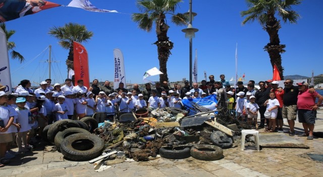 Dünya Çevre Gününde 25 dalgıçla deniz dibi temizliği yapıldı
