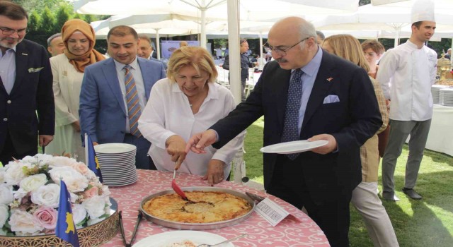 Dünya Kahvaltı Günü İzmirin yöresel lezzetleriyle kutlandı
