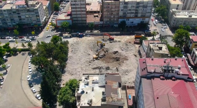 Dünyanın en saçma binası tarih oldu, geriye moloz yığınları kaldı