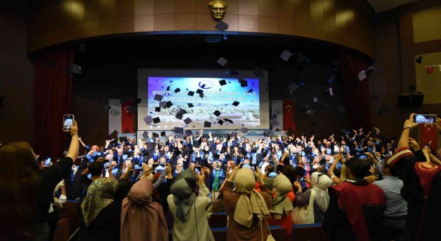 Düzce Üniversitesinde mezuniyet gururu yaşandı