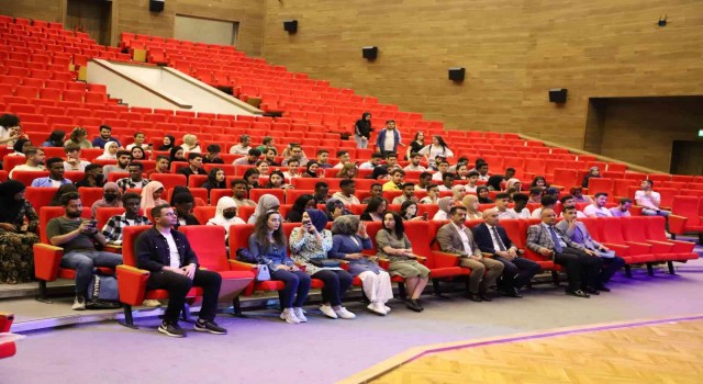 EBYÜde “Uluslararası Öğrencilerle Buluşma” toplantısı gerçekleştirildi
