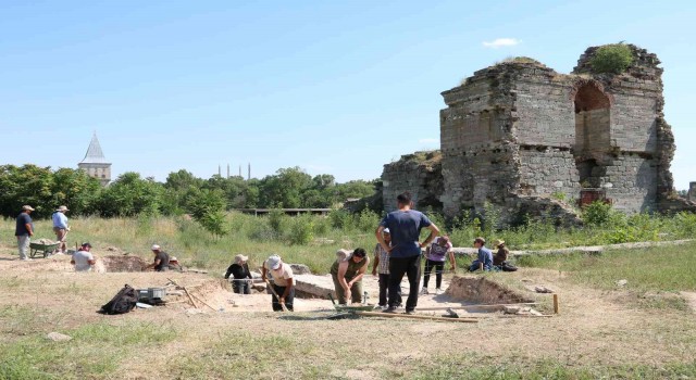 Edirne Sarayında kazı çalışmalarında Osmanlı izleri