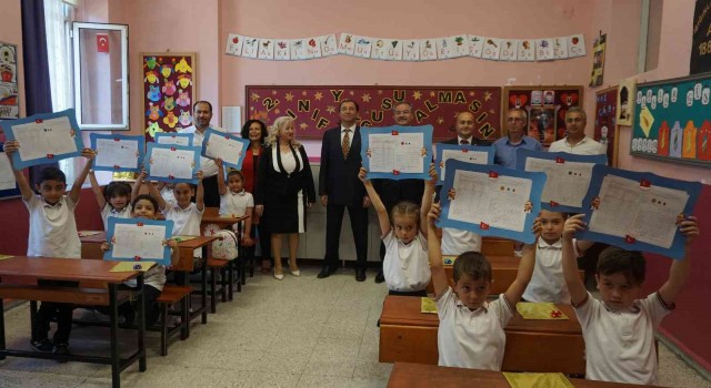Edirnede 55 bin 417 öğrenci karne heyecanı yaşadı