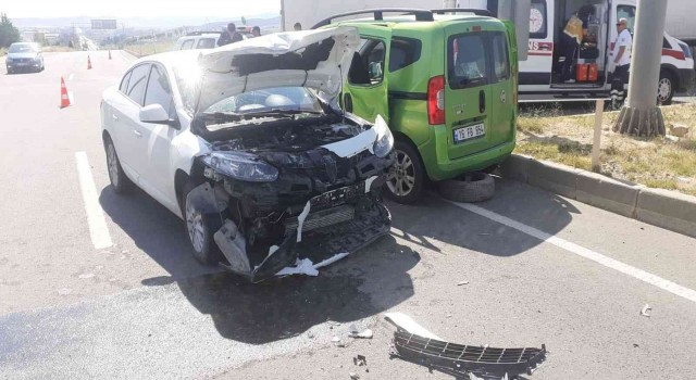 Edirnede kavşakta kaza: 5 yaralı