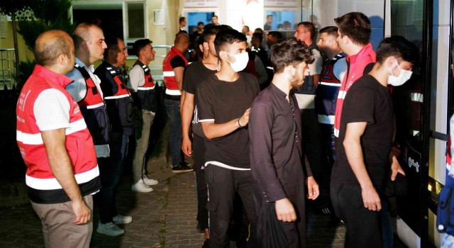 Edirnede yakalanan 227 göçmen sınır dışı edilecek
