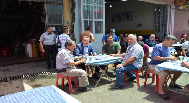 Edremit sanayi esnafından hayır yemeği