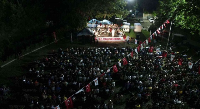 Efelerli sanatseverler Neşet Ertaş türküleriyle eğlenceye doydu