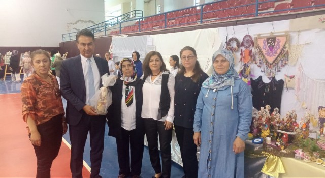 Eğirdir Yedi Renk Girişimci Kadınların el emeği göz doldurdu