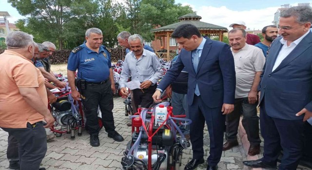 Elazığda çiftçilere 385 adet süt sağım makinesi dağıtıldı